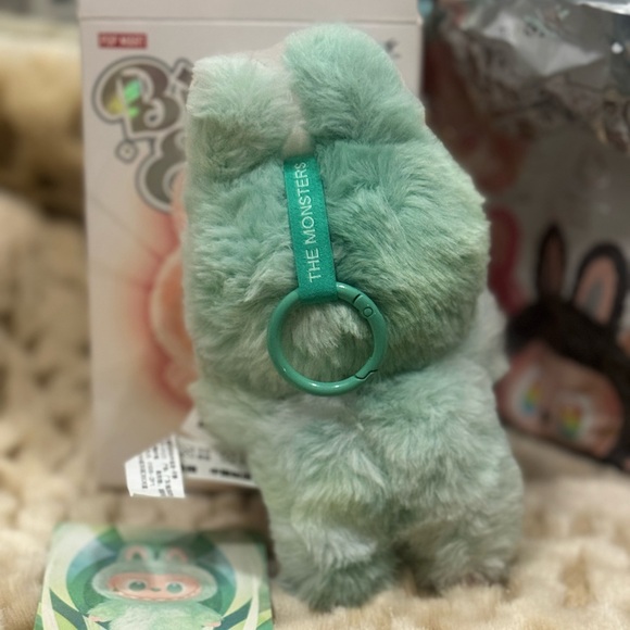 Pop Mart BIG INTO ENERGY- BIE SERENITY Labubu - Picture 3 of 4